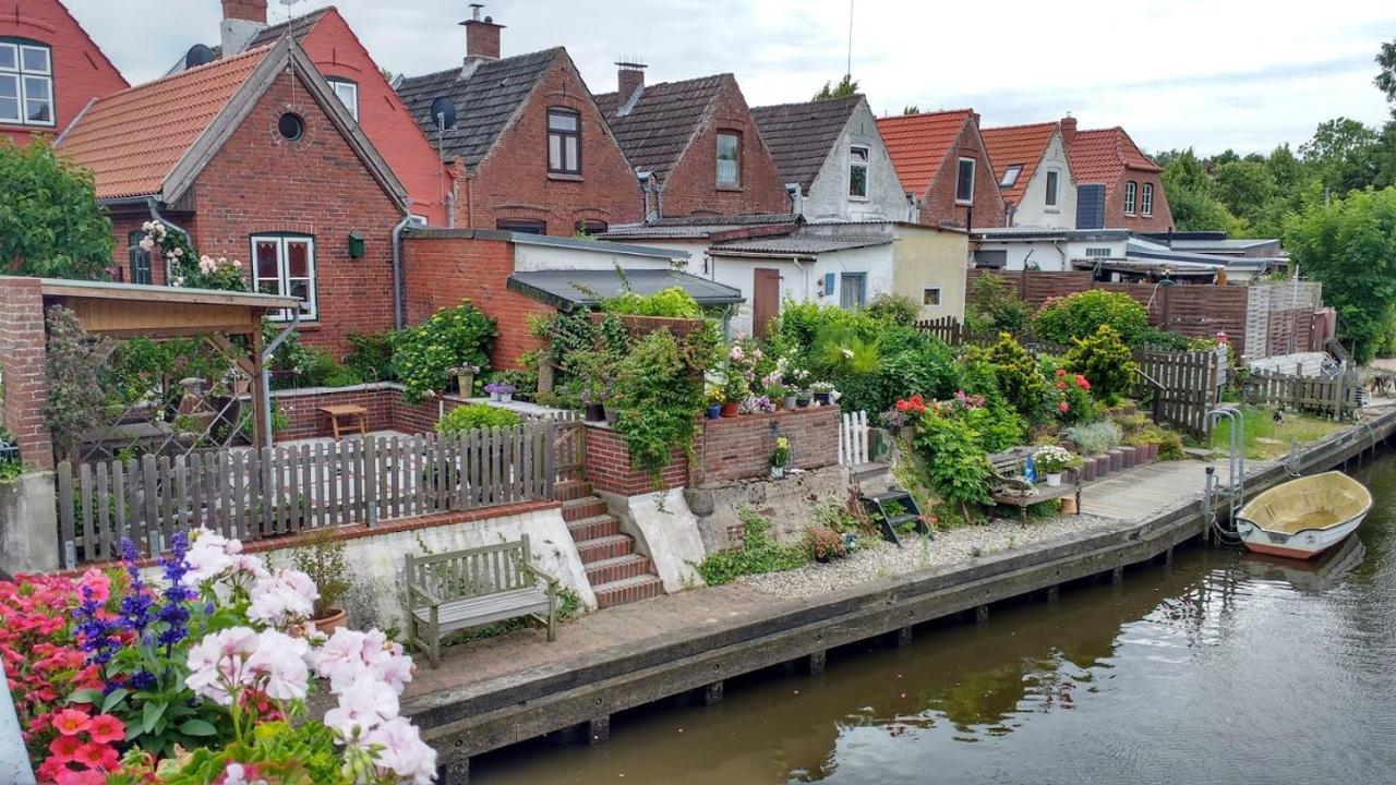 Jugendherberge Friedrichstadt Exterior photo